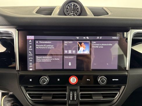 New 2026 Porsche Macan image 30