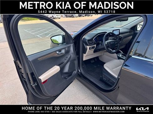 Used 2020 Ford Escape Titanium AWD/4WD image 11