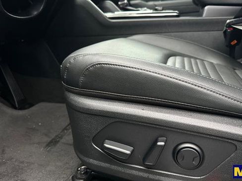 Used 2025 Kia Sportage SX image 13