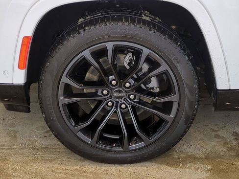 Used 2024 Jeep Grand Wagoneer Series II w/ Quick Order Packagew 28T image 13