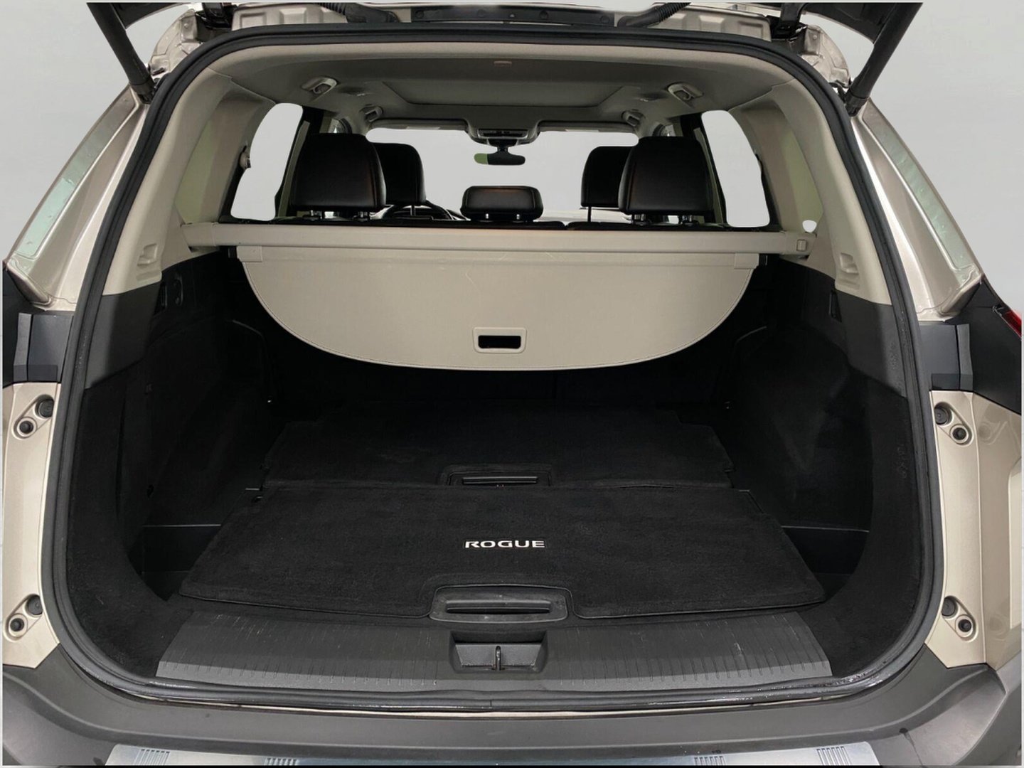Certified 2023 Nissan Rogue Platinum w/ Platinum Premium Package AWD/4WD image 5