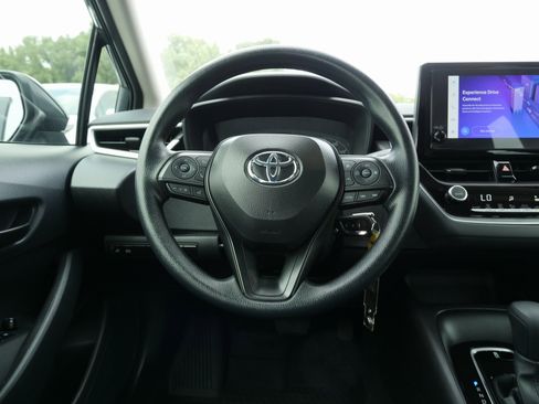 Used 2025 Toyota Corolla LE image 18
