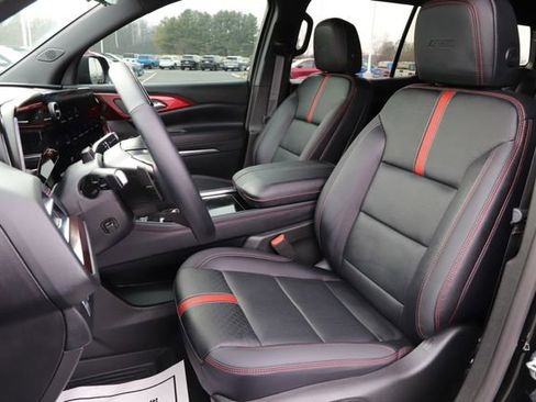 Used 2026 Chevrolet Traverse RS image 15