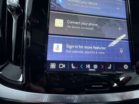 Used 2025 Volvo S60 B5 Core image 23