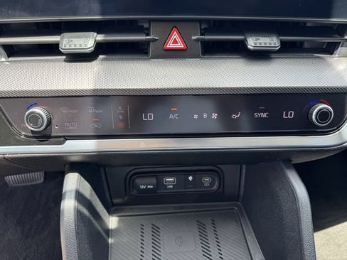 Certified 2024 Kia Sportage SX AWD/4WD image 30
