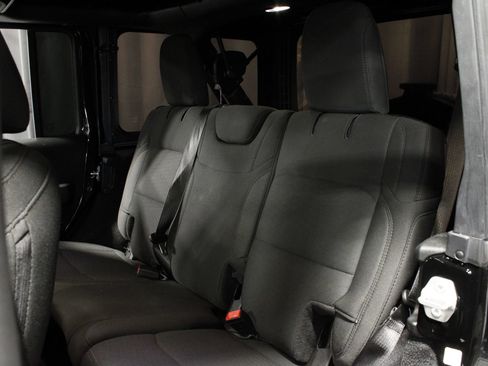 Used 2022 Jeep Wrangler Unlimited Sport AWD/4WD image 20