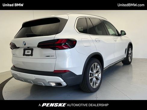 Certified 2025 BMW X5 xDrive40i w/ Premium Package AWD/4WD image 3