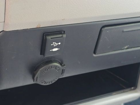 Used 2019 Toyota Sienna LE FWD image 35