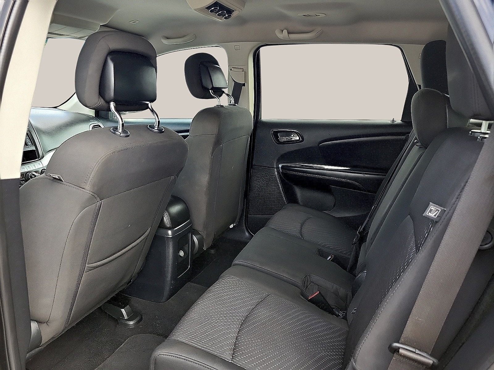 Used 2018 Dodge Journey SE w/ Popular Equipment Group FWD image 8
