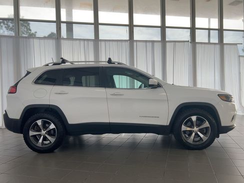 Used 2019 Jeep Cherokee Limited w/ Trailer Tow Group image 8