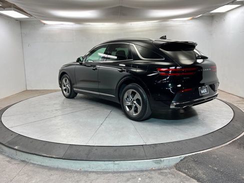 Used 2026 Genesis GV70 2.5T Advanced image 3
