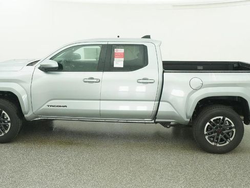 New 2026 Toyota Tacoma TRD Sport AWD/4WD image 36