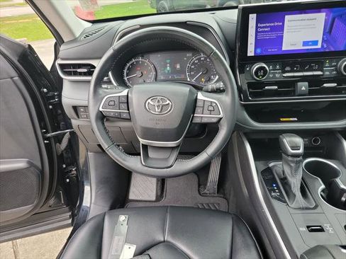 Certified 2024 Toyota Highlander XLE FWD image 33