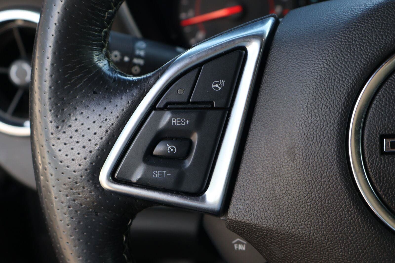 Used 2018 Chevrolet Camaro LT RWD image 27