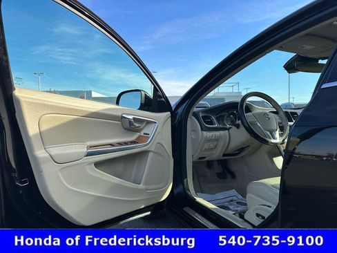 Used 2016 Volvo S60 T5 Premier image 30