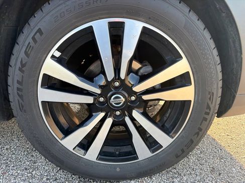 Used 2020 Nissan Kicks SV FWD image 22