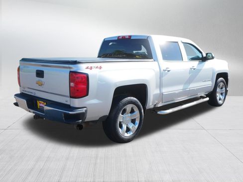 Used 2018 Chevrolet Silverado 1500 LT w/ LT Eassist Package AWD/4WD image 7