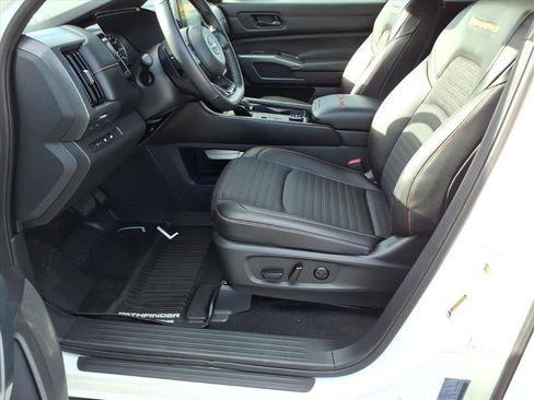 Used 2025 Nissan Pathfinder Rock Creek AWD/4WD image 12