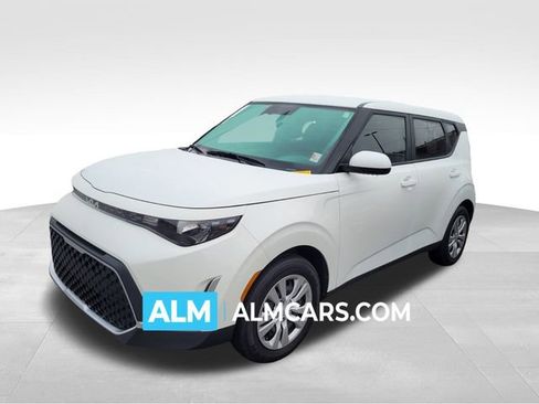 Used 2024 Kia Soul LX image 1