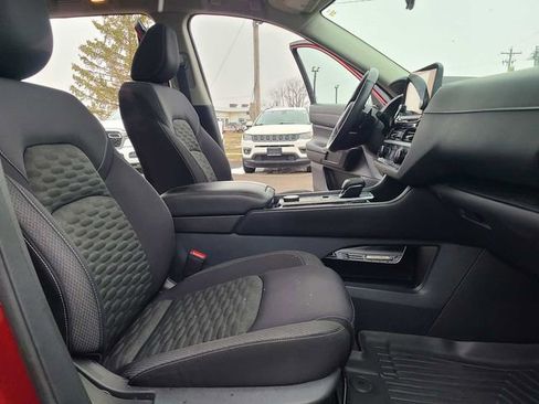 Used 2022 Nissan Pathfinder SV w/ SV Premium Package image 18