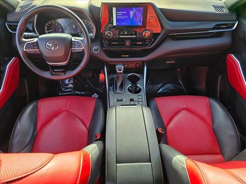 Certified 2024 Toyota Highlander XSE FWD image 19
