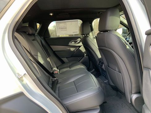 Certified 2024 Land Rover Range Rover Velar Dynamic SE image 17