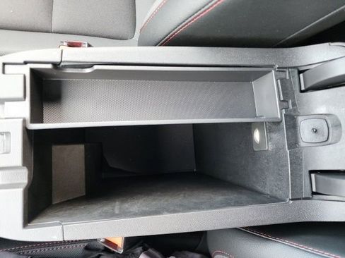 Used 2024 Chevrolet Equinox RS image 34