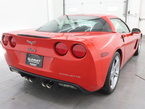 Used 2007 Chevrolet Corvette Coupe w/ Preferred Equipment Group RWD image 4