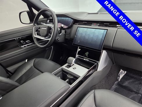 Used 2024 Land Rover Range Rover SE image 15