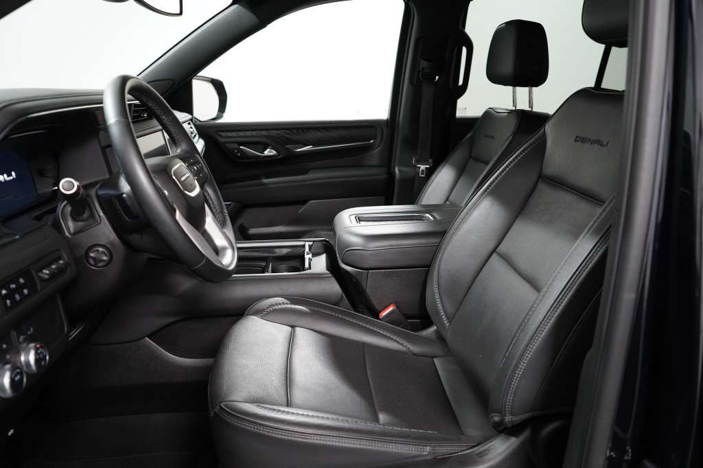 Used 2023 GMC Yukon Denali AWD/4WD image 13