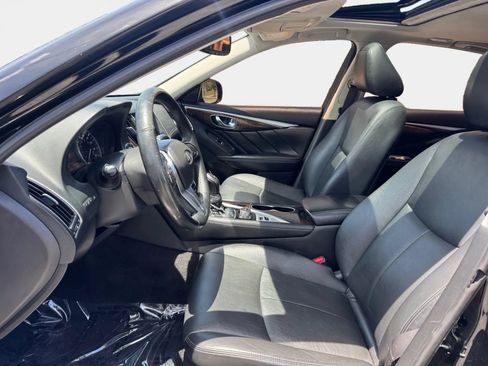 Used 2018 INFINITI Q50 Luxe w/ Essential Package (3.0T Luxe) AWD/4WD image 9
