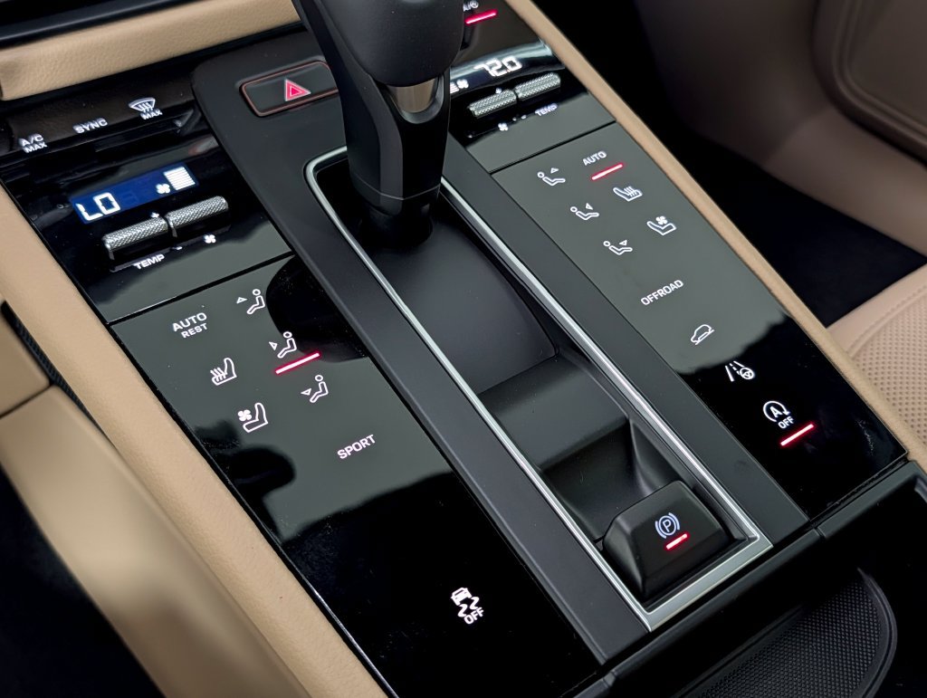 New 2026 Porsche Macan AWD/4WD image 34