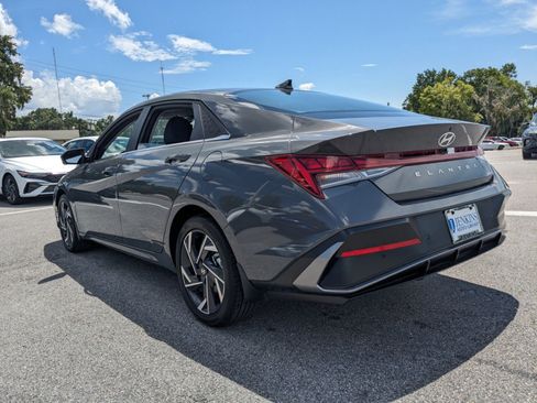 New 2025 Hyundai Elantra Limited image 6