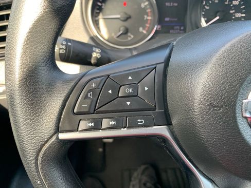 Used 2018 Nissan Rogue S image 14