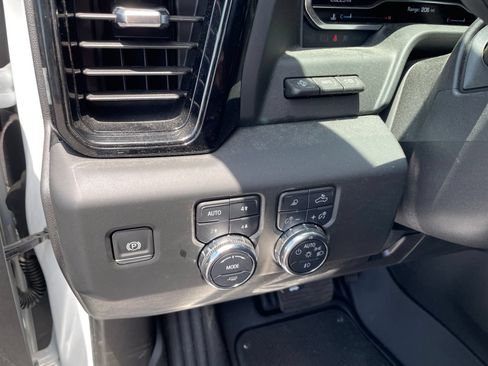 Used 2024 GMC Sierra 2500 AT4 w/ AT4 Premium Plus Package AWD/4WD image 22