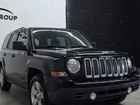 Used 2017 Jeep Patriot Sport w/ Power Value Group image 4
