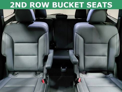 Used 2025 Buick Enclave Preferred image 4