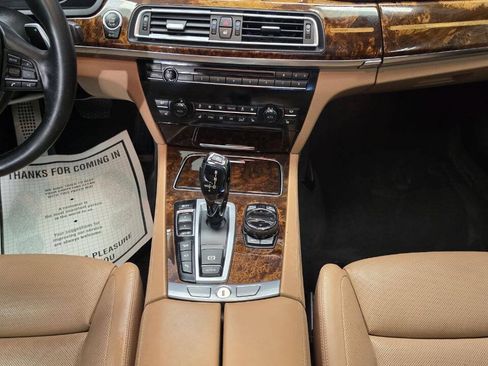 Used 2014 BMW 750i xDrive AWD/4WD image 17