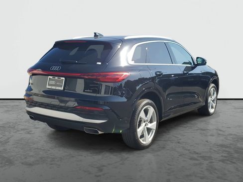 Used 2025 Audi Q5 Premium Plus w/ Premium Plus AWD/4WD image 4