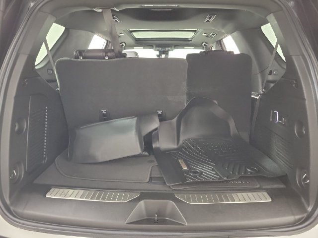 Used 2023 Chevrolet Tahoe High Country RWD image 10