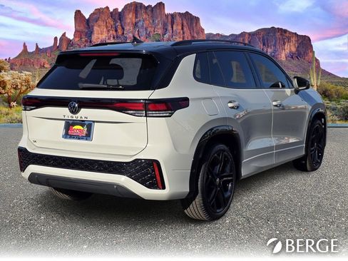 New 2026 Volkswagen Tiguan SE R-Line FWD image 8