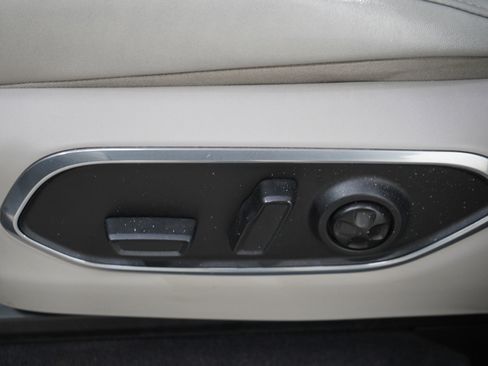 Used 2024 Jeep Wagoneer L Series II w/ Flexible Seating Group AWD/4WD image 27