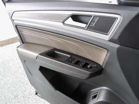 Used 2022 Volkswagen Atlas Cross Sport SE image 21