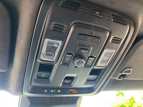 Used 2022 Cadillac Escalade Premium Luxury Platinum RWD image 66