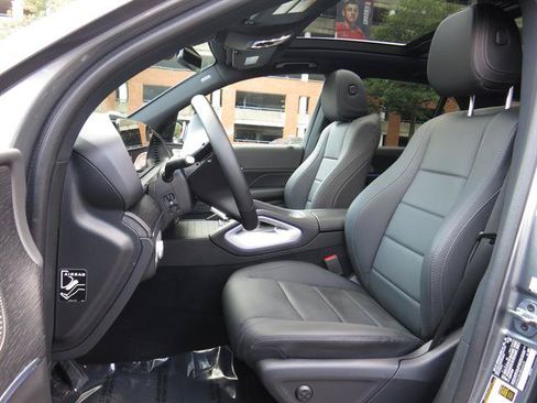 Used 2025 Mercedes-Benz GLE 450e 4MATIC w/ Driver Assistance Package image 21
