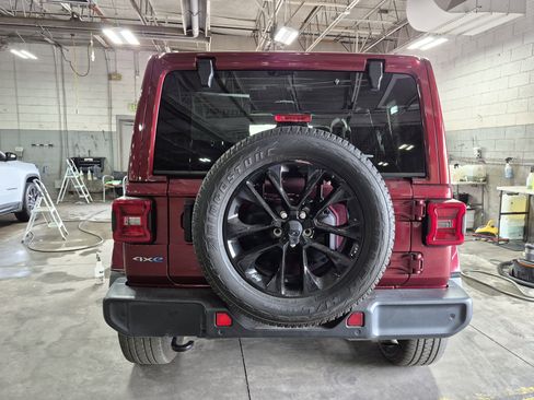 Used 2021 Jeep Wrangler Sahara w/ Cold Weather Group image 29