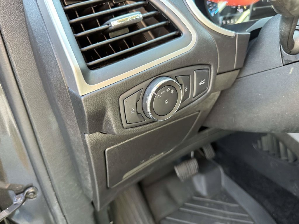 Used 2018 Ford Edge SEL w/ Equipment Group 201A AWD/4WD image 20
