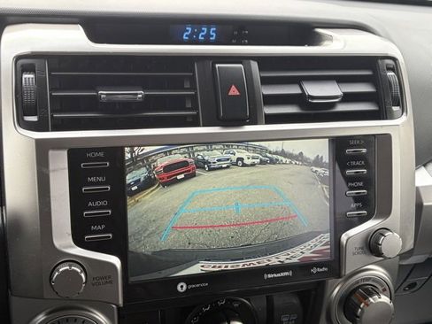 Used 2020 Toyota 4Runner SR5 Premium image 3