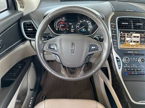 Used 2017 Lincoln MKX Reserve FWD image 13