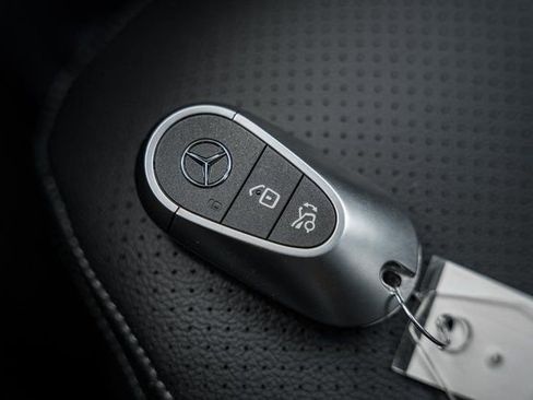 New 2025 Mercedes-Benz GLC 350e 4MATIC image 42